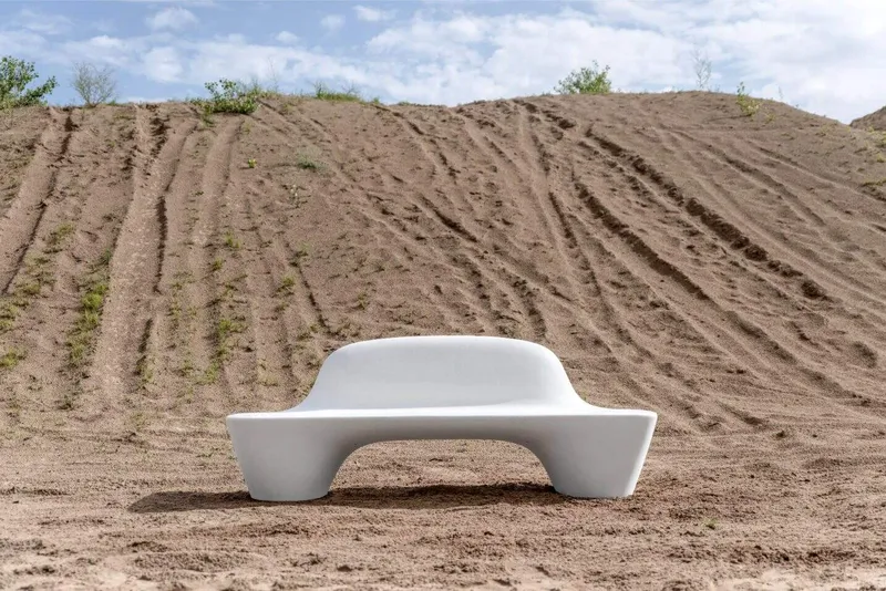HALÓ monolithic concrete bench by VPI Concrete