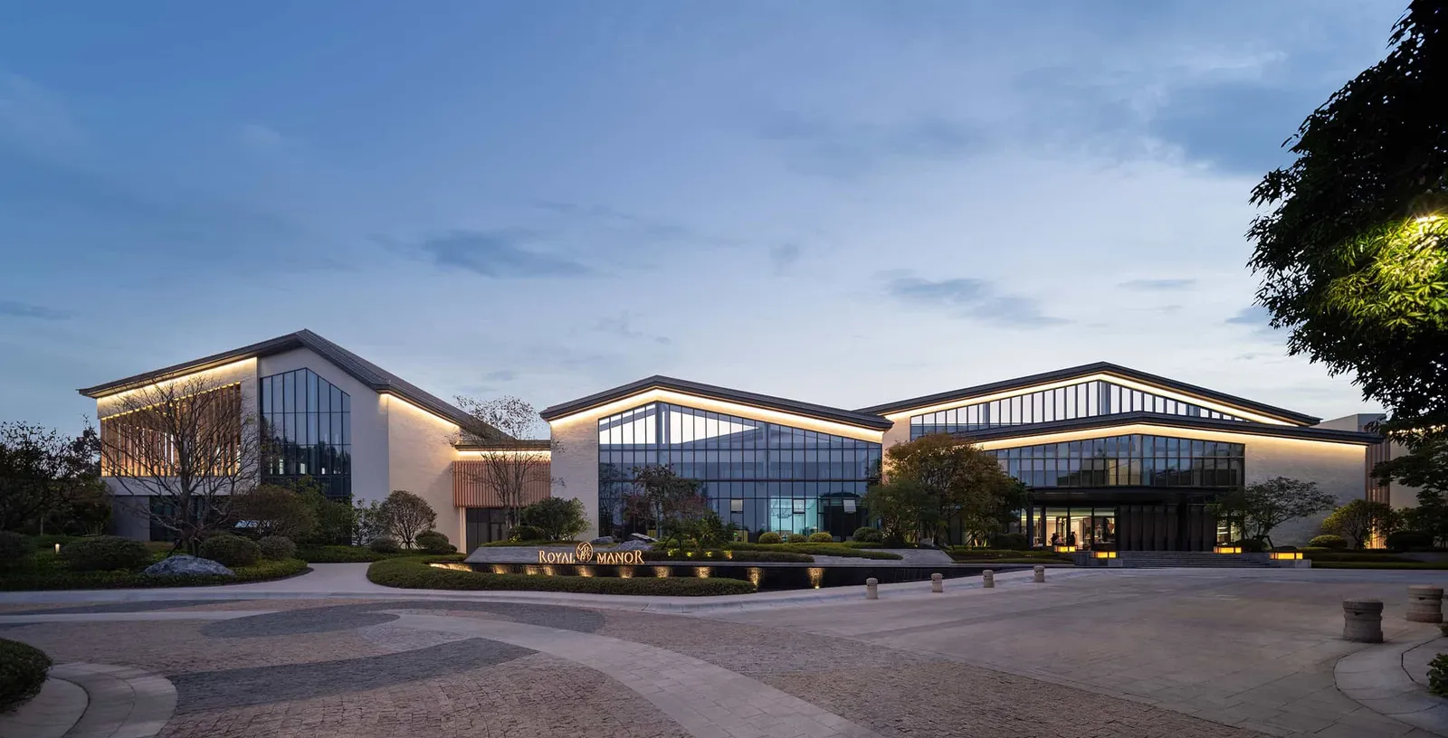 Howard Johnson Foshan Ancient Castle Hotel by REMAC TY