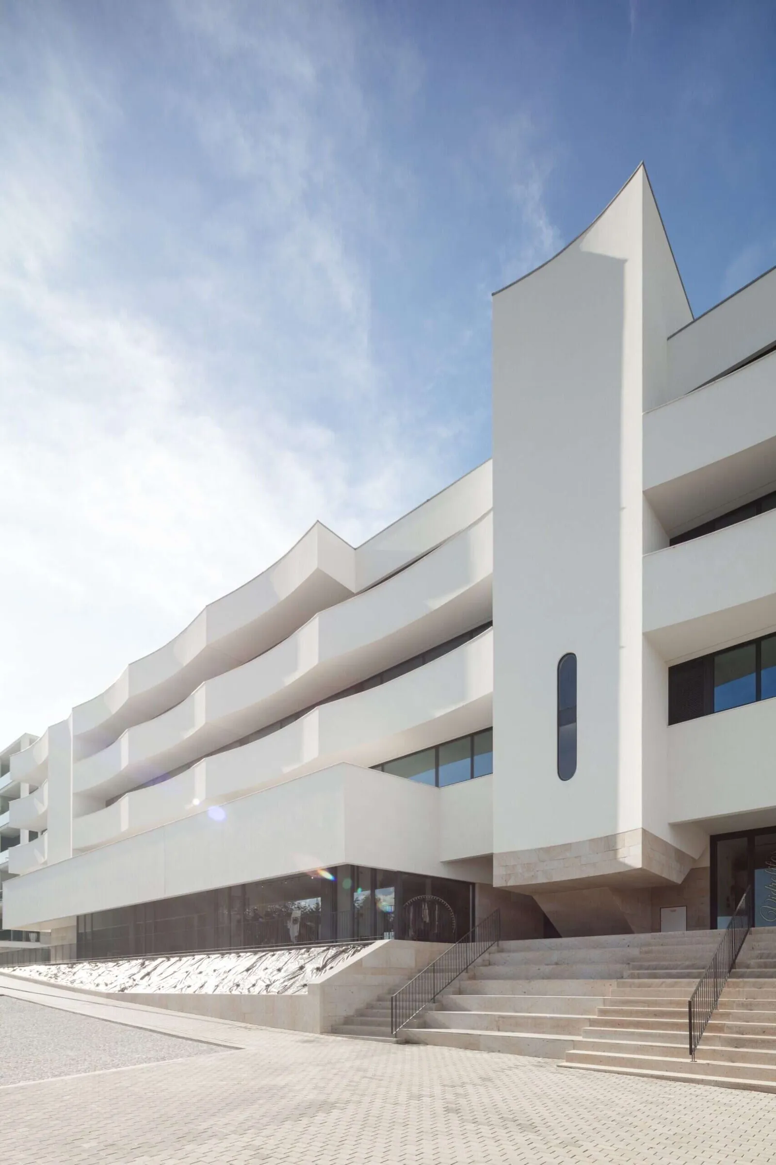 Aurora 10 Building by Tiago do Vale Architects