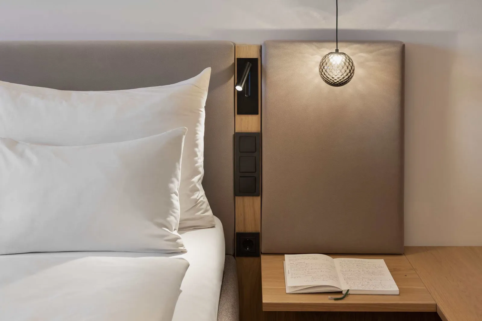 Quellenhotel Bad Waltersdorf by Viereck Architekten ZT-GmbH