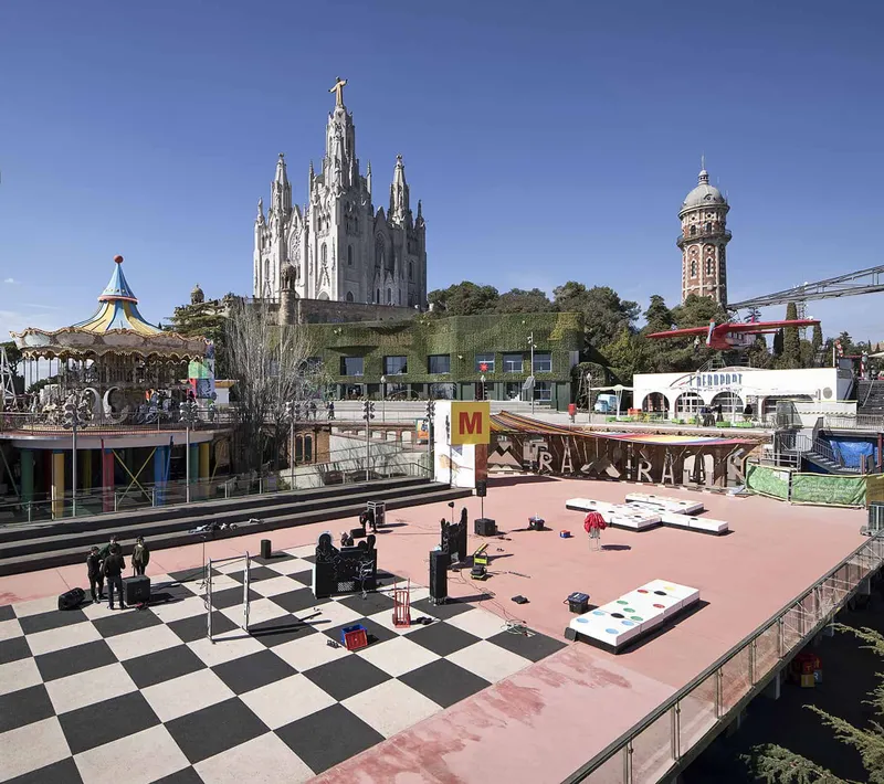 Tibidabo Welcome Square & Hq by Mias Architects