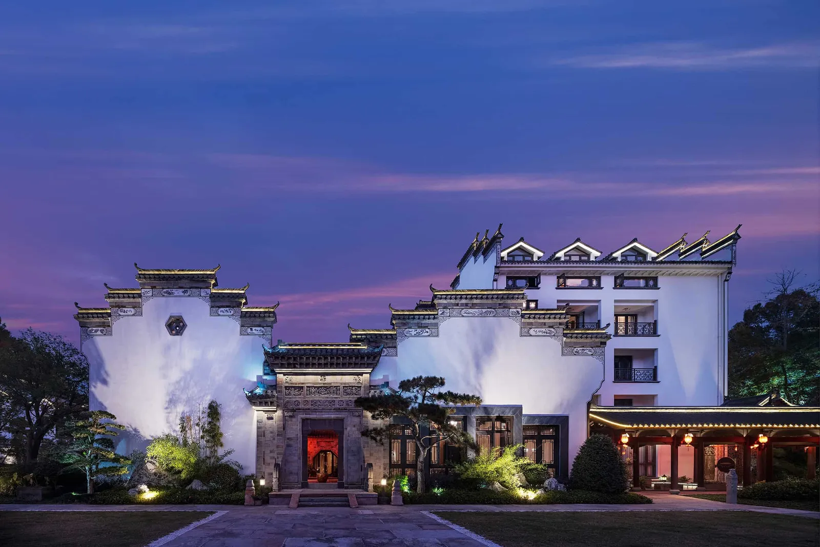 Hengdian Longjing Puyu Villa by JDKJ Design