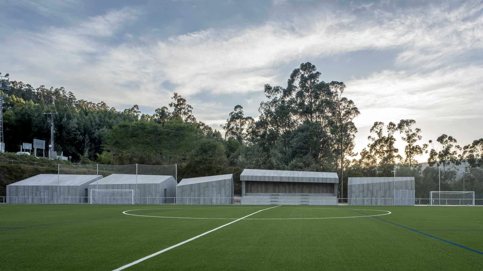 Campañó football field by Santos y Mera Arquitectos