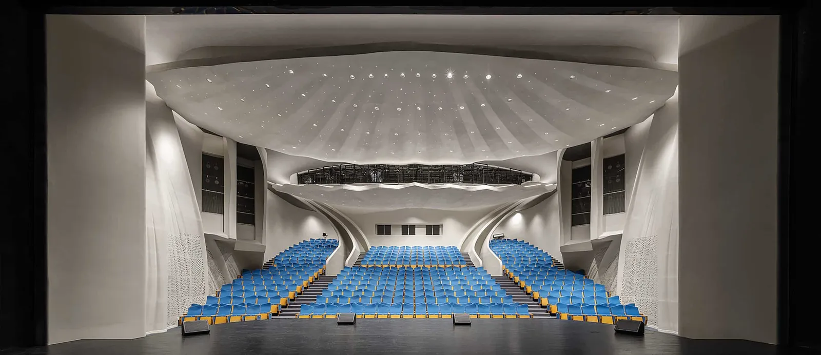 Siming District Youth Palace by Fancy Design