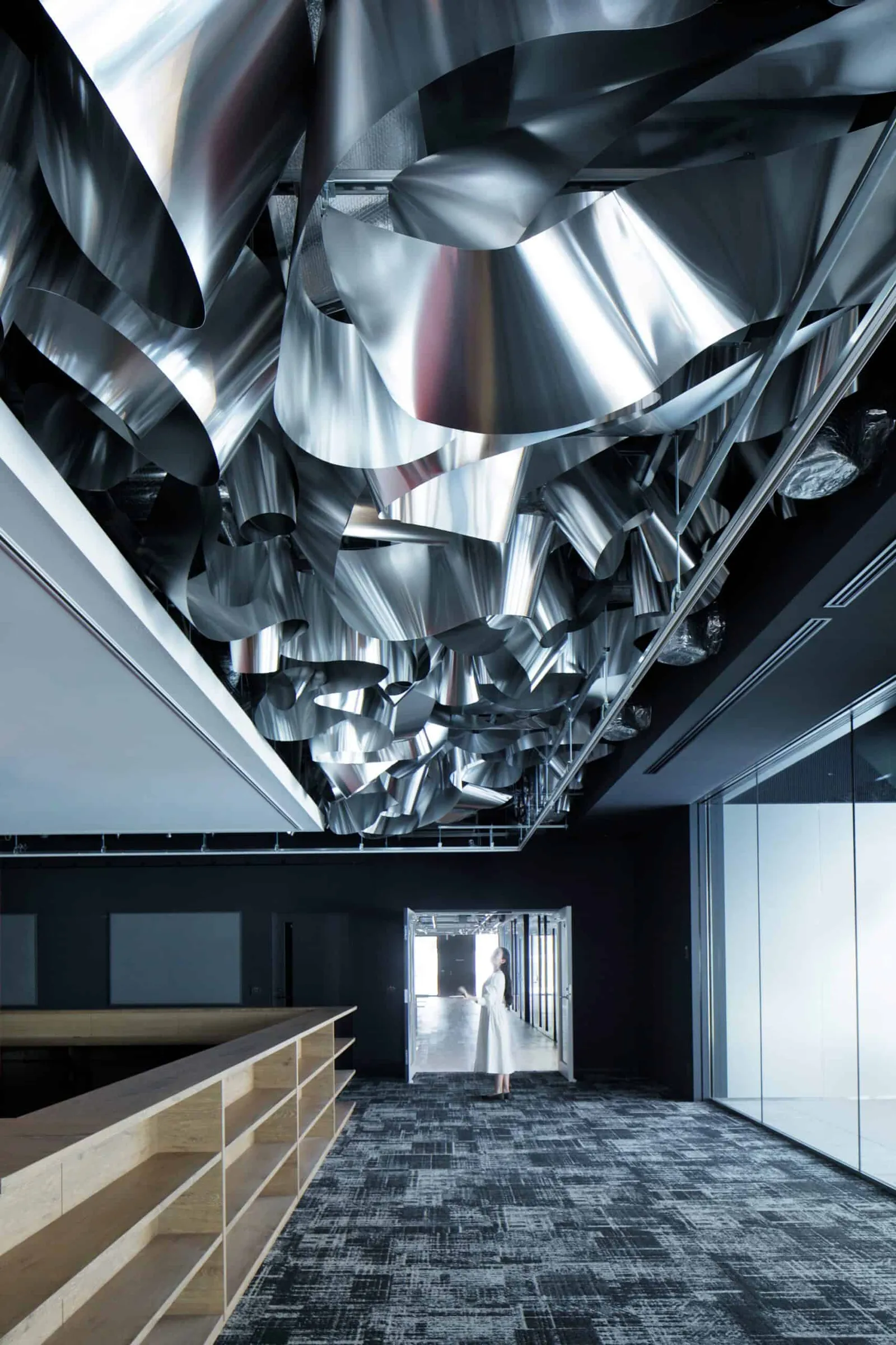 Waterscape Office / co-lab gotanda with JPRE by MORIYUKI OCHIAI ARCHITECTS