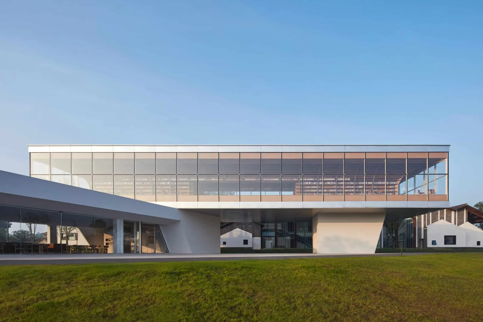 The Horizon Library by Protoscapes