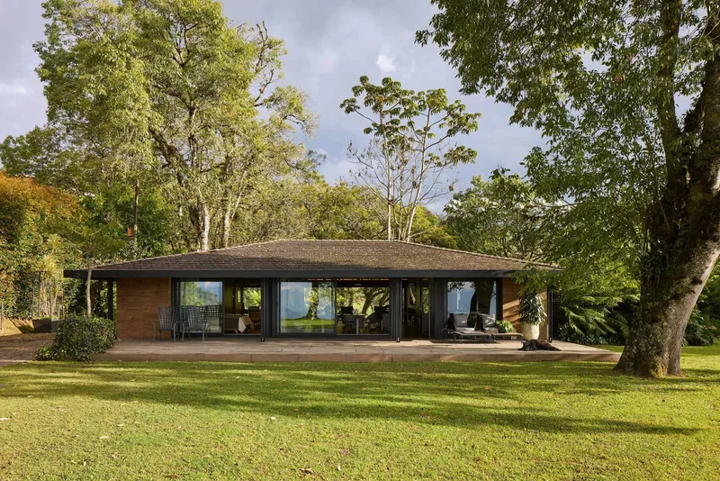 Villa Boira by Maestre Arquitectura