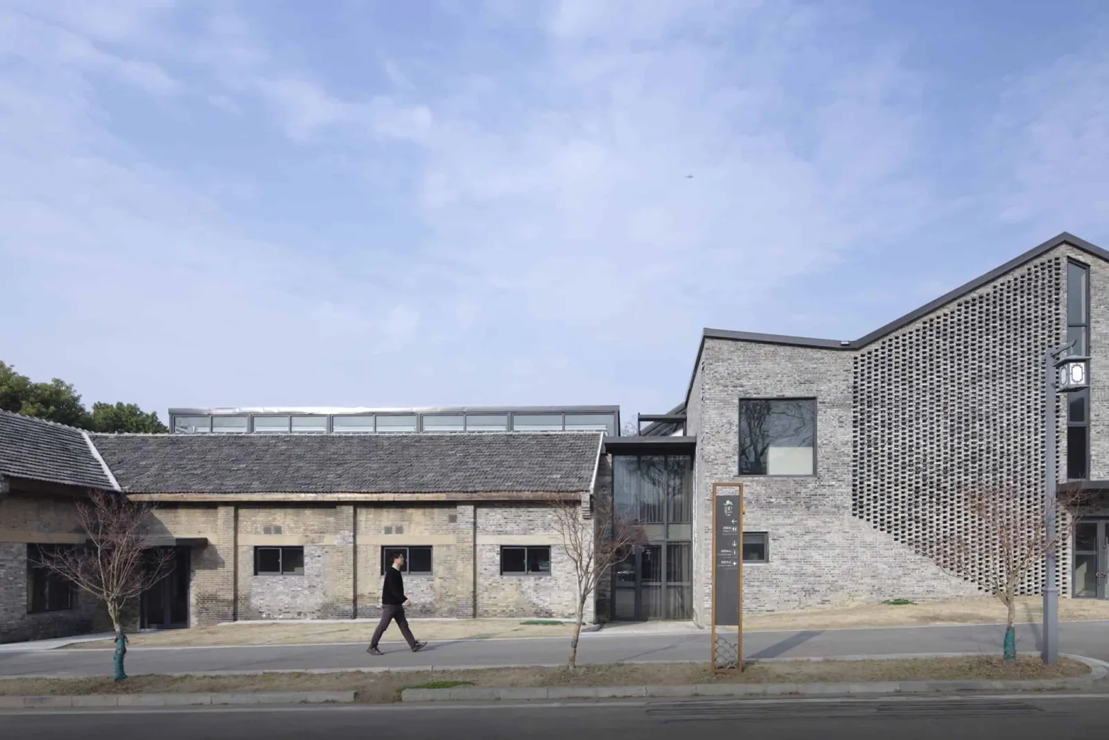 Dialogue between the Old and New: Jianghuai Little Theater by ZY Studio (SEU-ARCH)