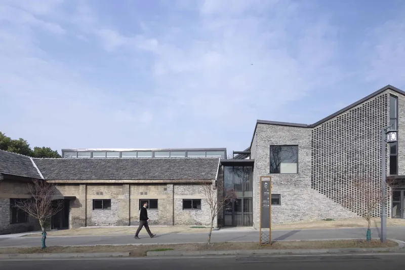 Dialogue between the Old and New: Jianghuai Little Theater by ZY Studio (SEU-ARCH)