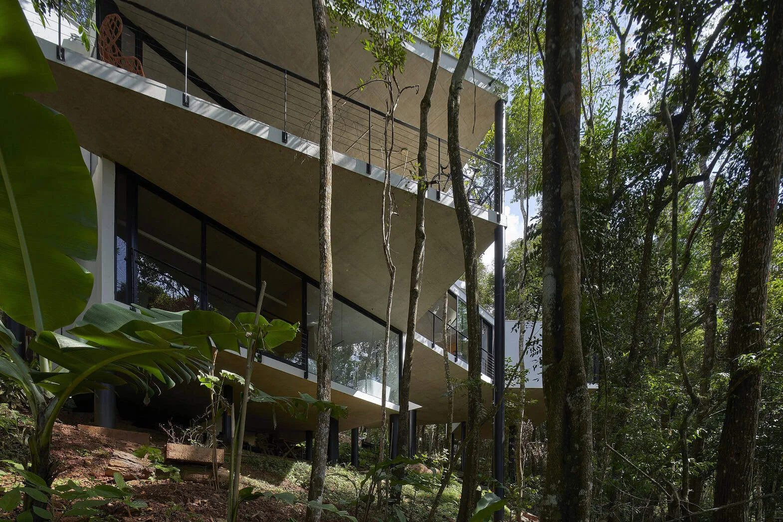 Açucena House by TETRO ARQUITETURA