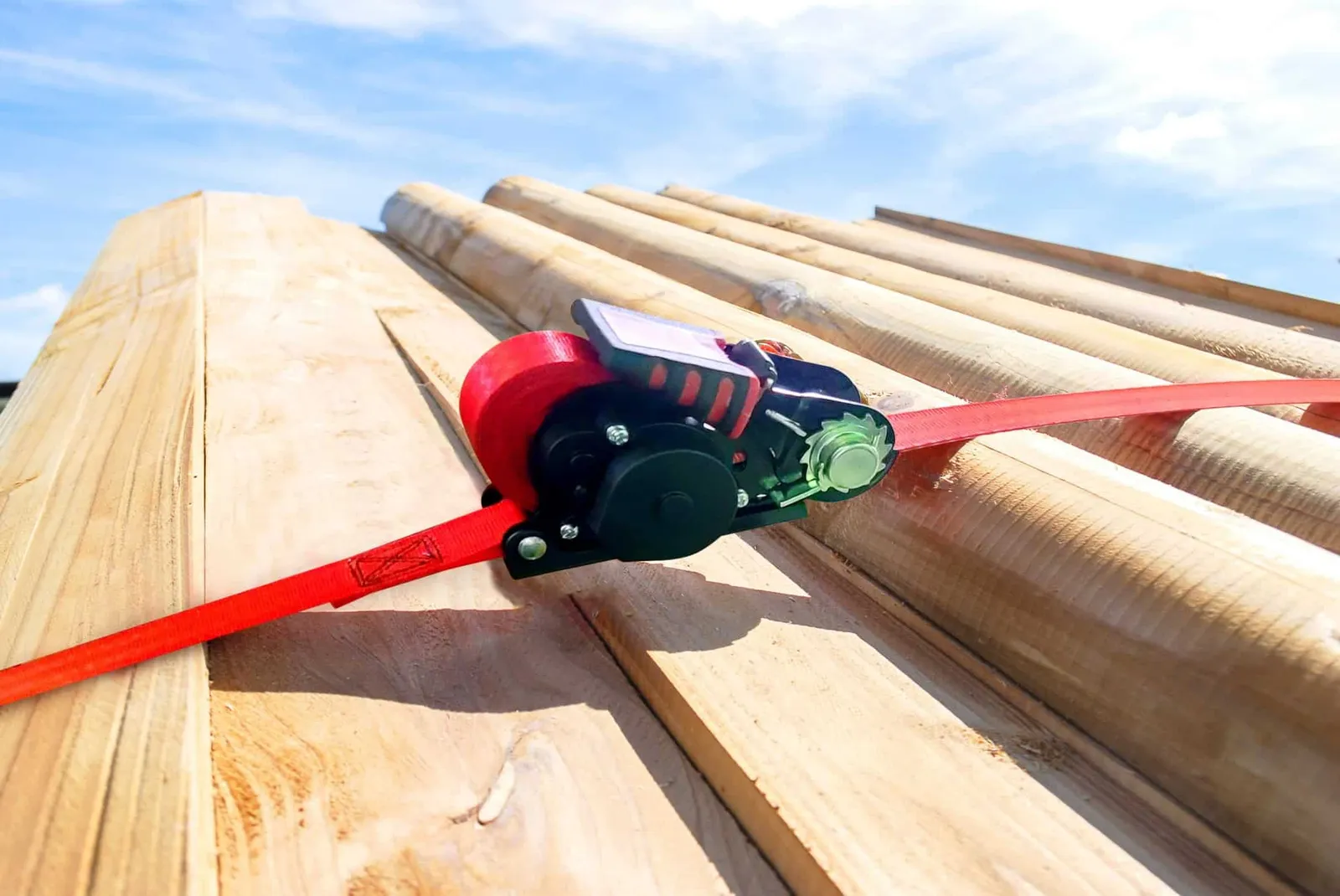 Retractable Ratchet Tie-Down Strap by Yeu Yueh Enterprise Co.,Ltd