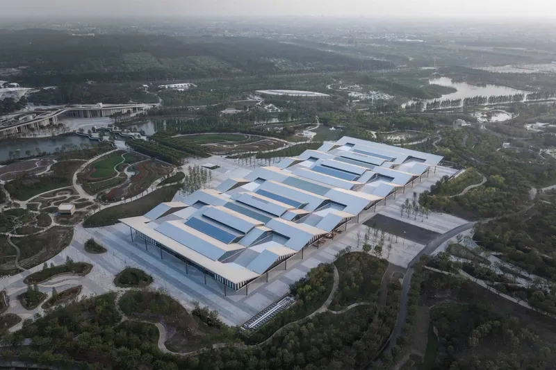 Renaissance Pavilion for 10th China Flower Expo by Institute of Shanghai Architectural Design & Research Co.,Ltd.