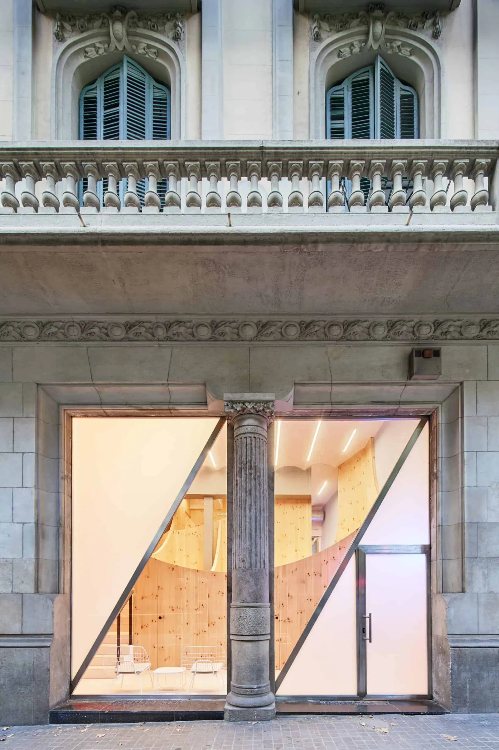 Impress Dental Studio by Raul Sanchez
