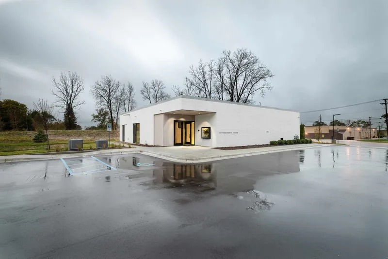 Oakridge Dental Center by M1DTW Architects