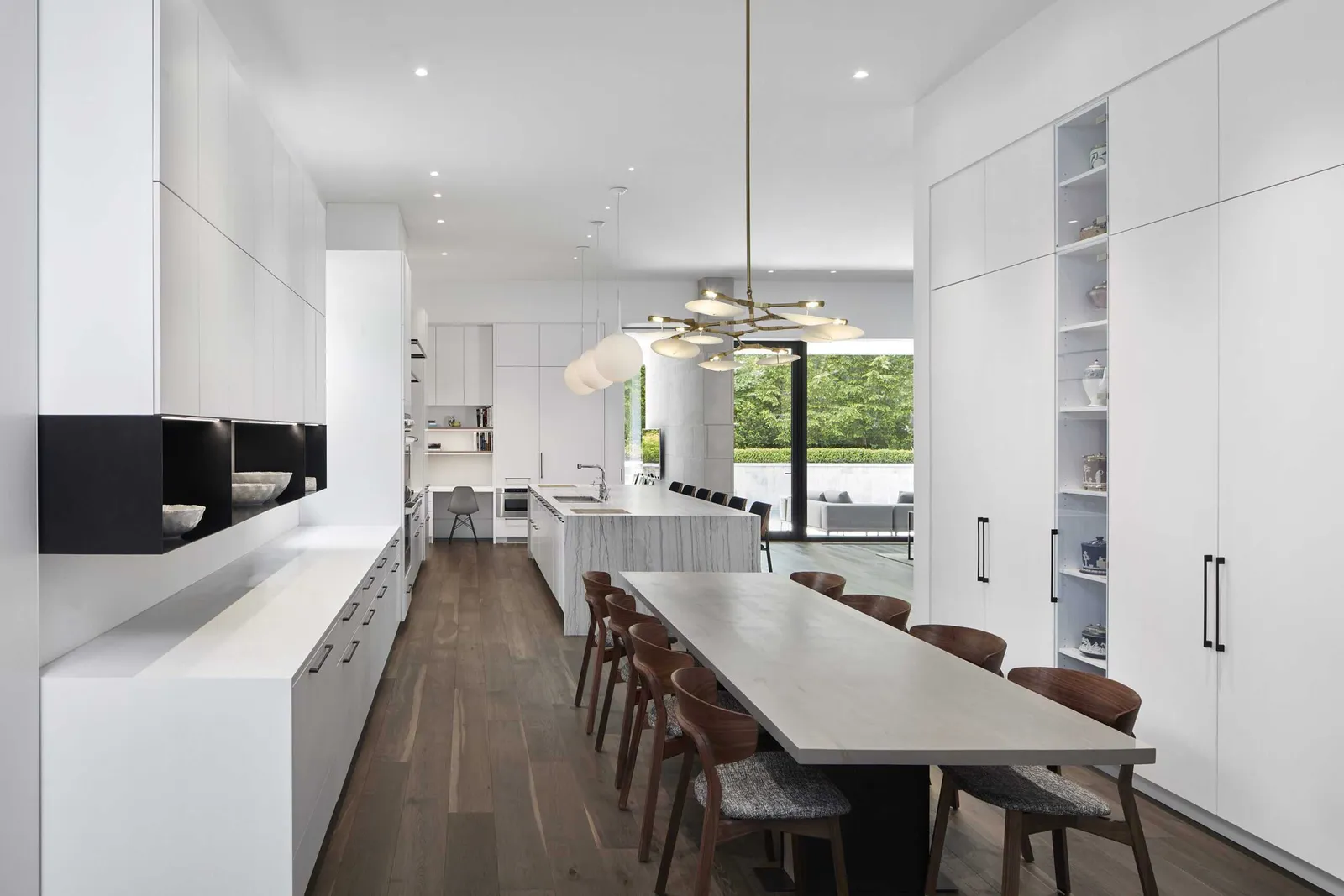 Forest Hill Residence by Cecconi Simone Inc.