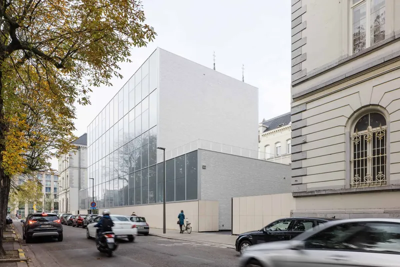 Onze-Lieve-Vrouwecollege extention school by Archiles architecten