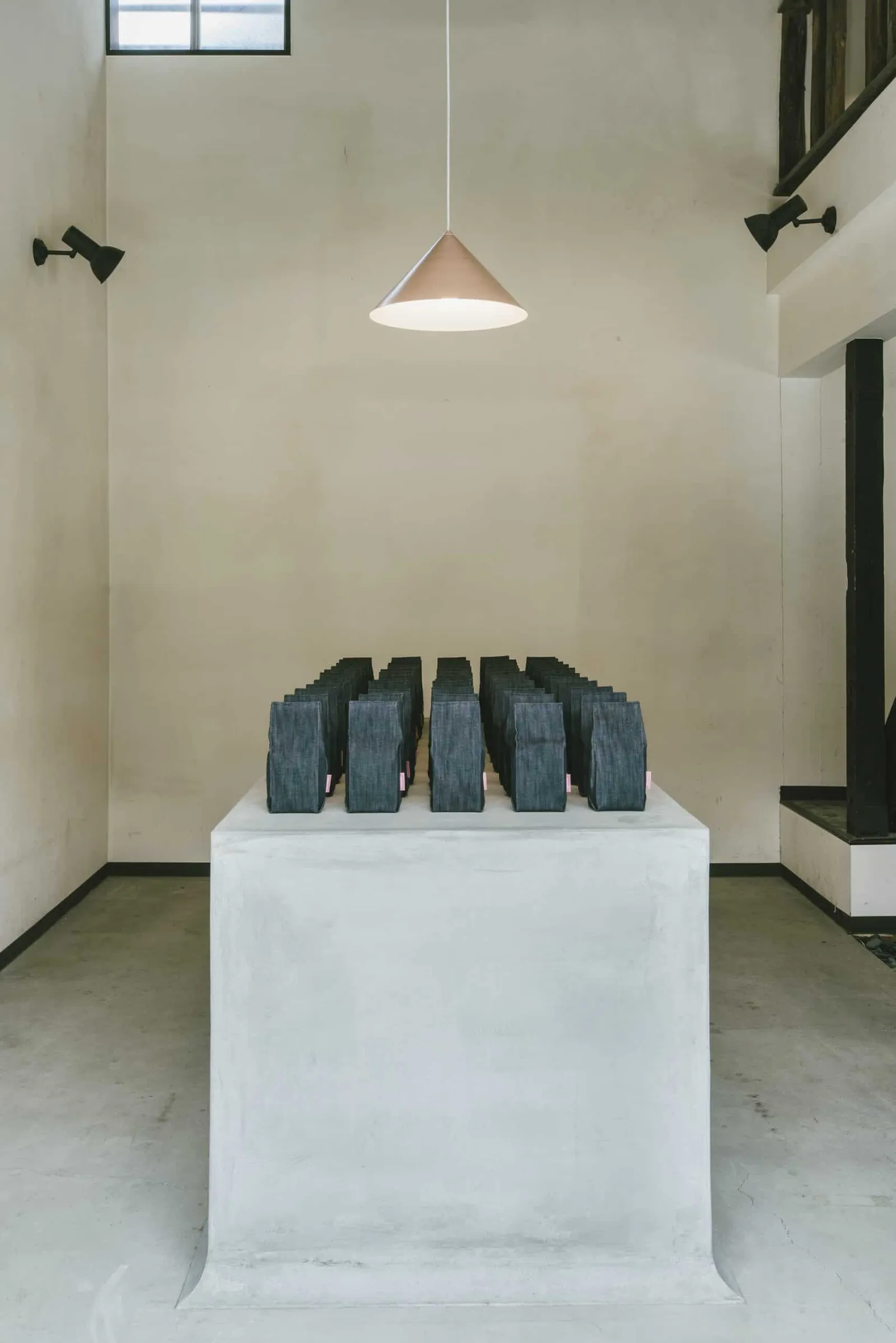 SALON DE DENIM by moult Inc.
