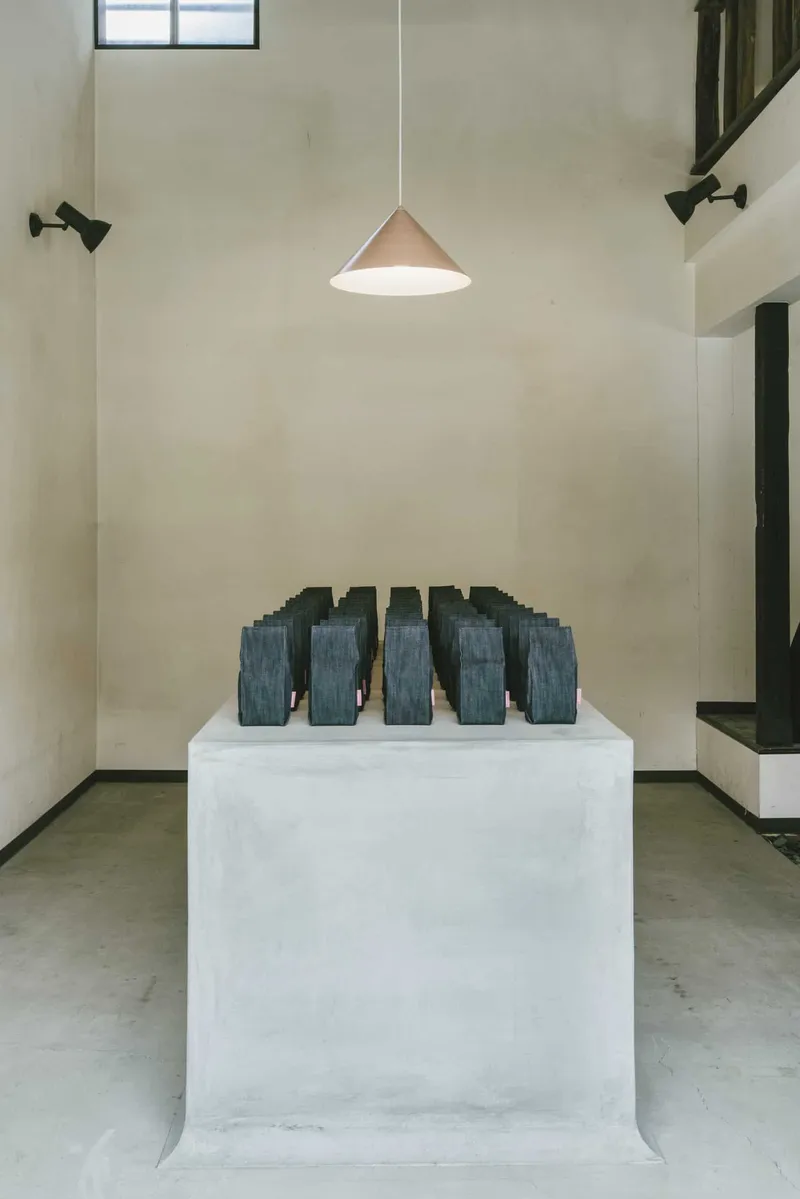 SALON DE DENIM by moult Inc.