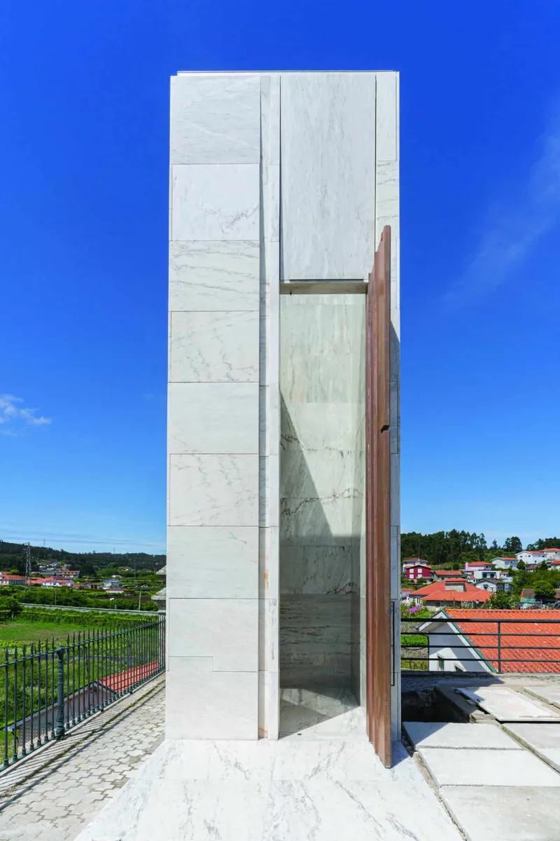 Mausoleum by LogoExisto - arquitetura e interiores Company: Paz da Costa | arquitectura + interiores, Lda