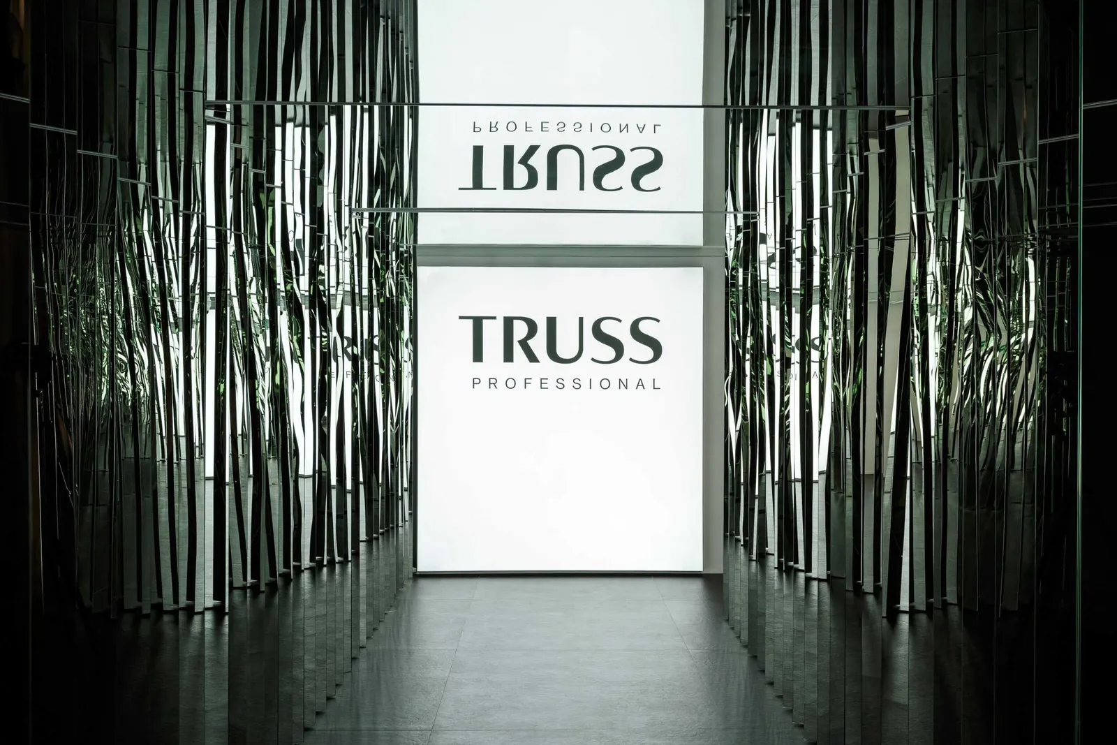 Truss Academy by ARCHITECTS OFFICE