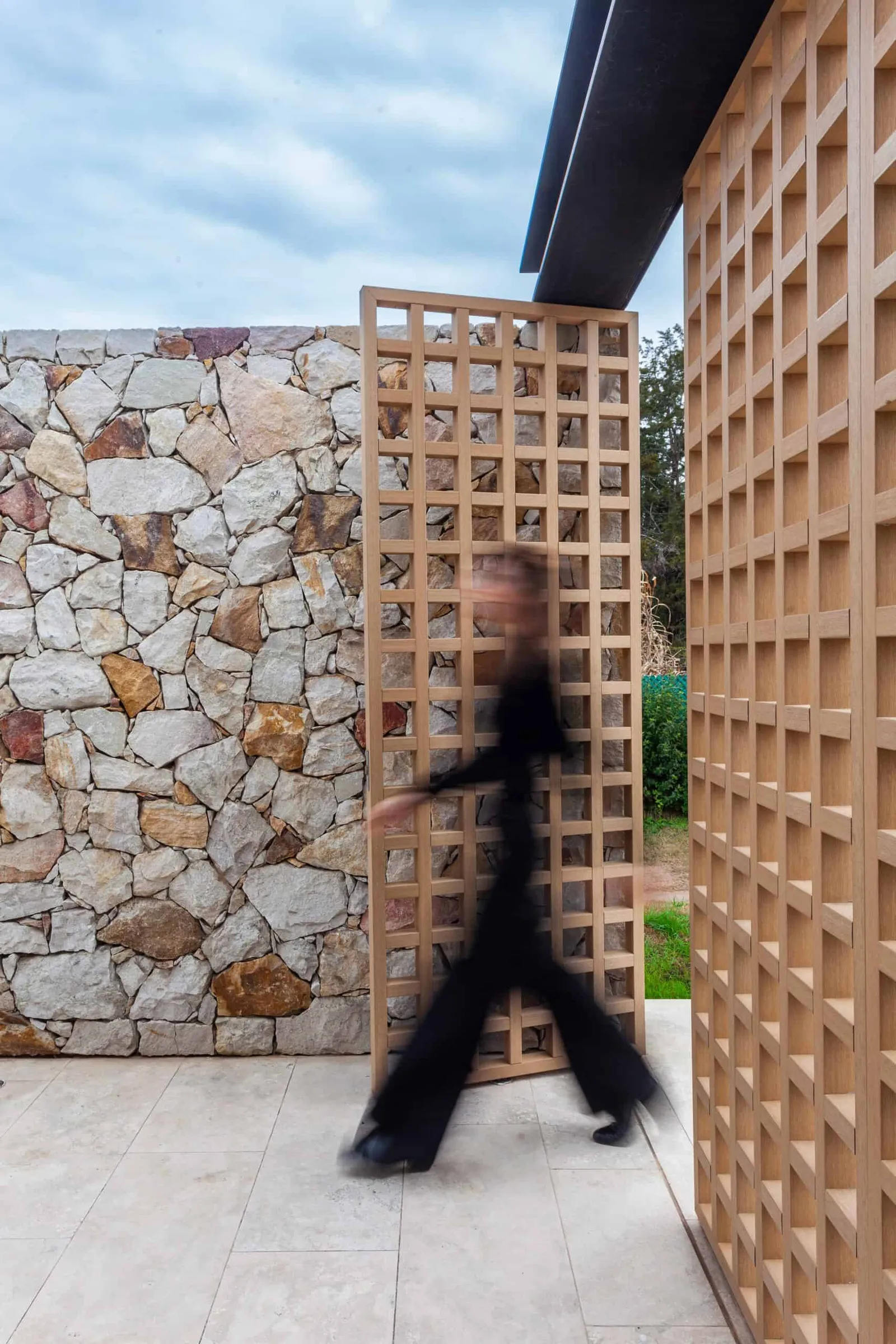 Casa Orilla by Leone Loray Arquitectos