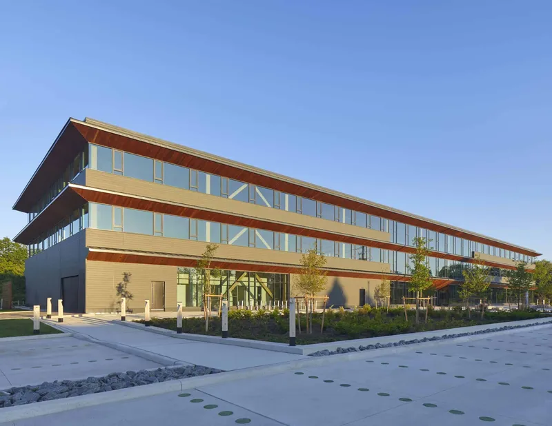 The Ontario Secondary School Teachers’ Federation (OSSTF) Headquarters and Multi-Tenant Commercial Building by Moriyama Teshima Architects