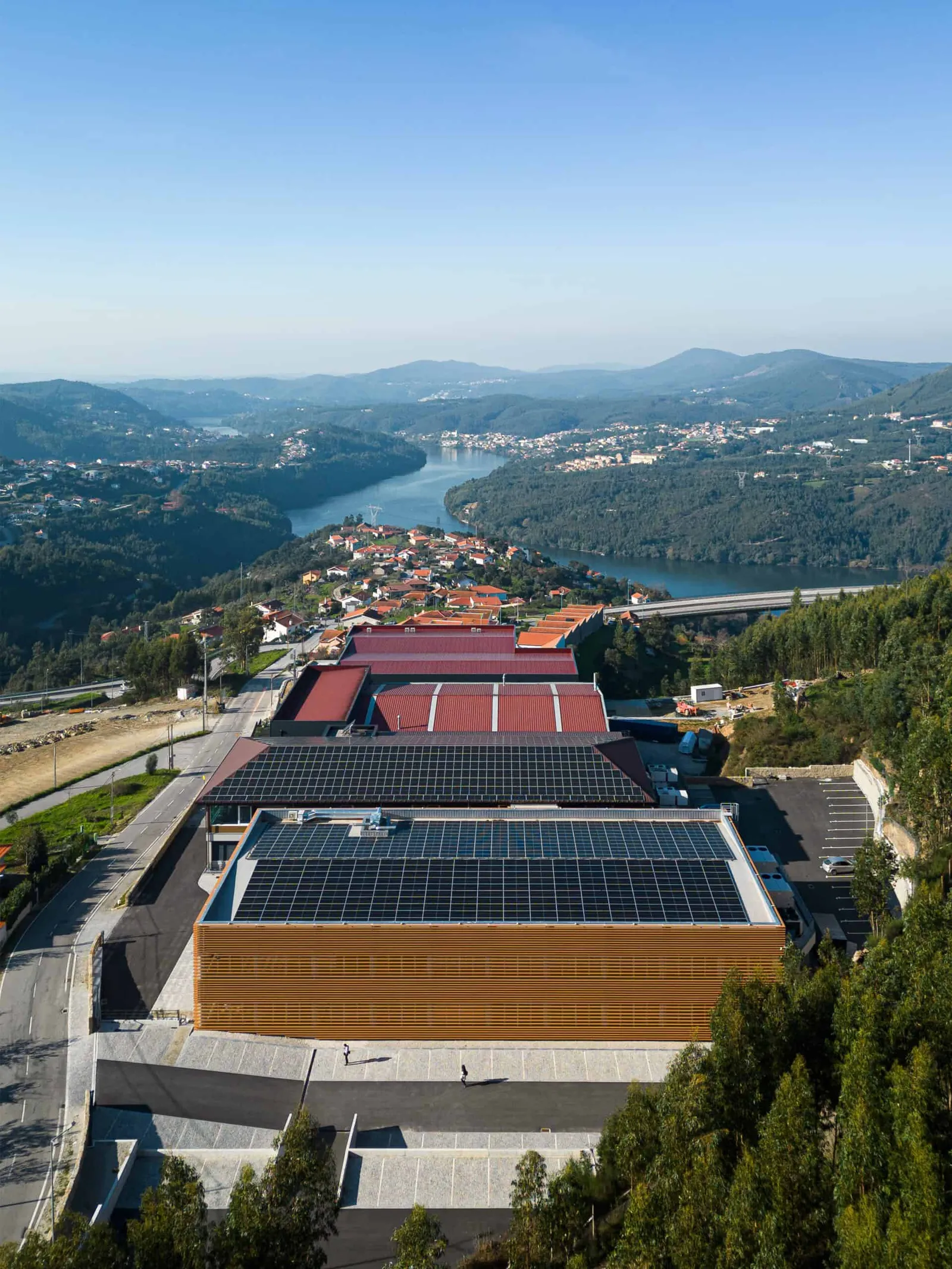 Industrial Unit OROPOL by Em Paralelo