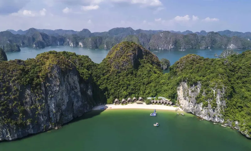 Castaway Island Resort by VTN Architects (Vo Trong Nghia Architects)