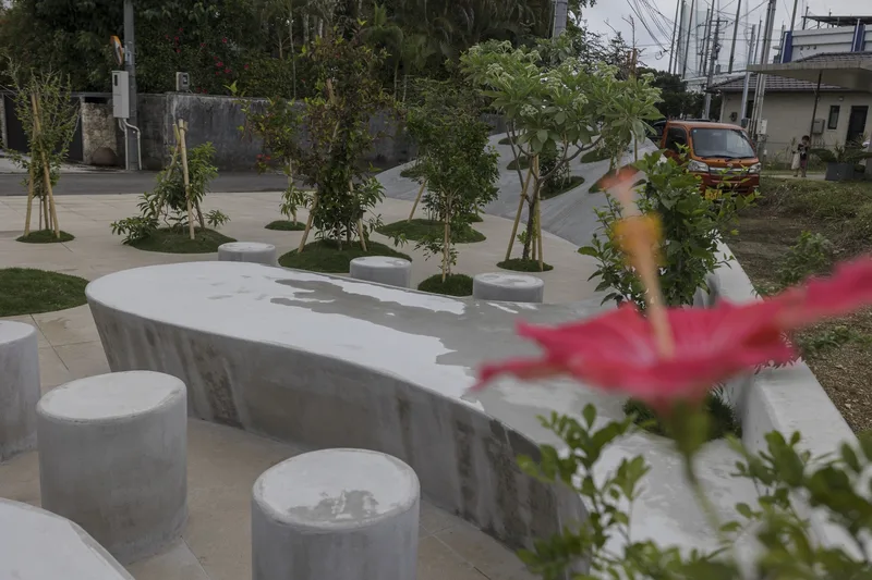 SUSTAINASCAPE — a porous ground in ishigaki by KOTARO HORIUCHI Corp.