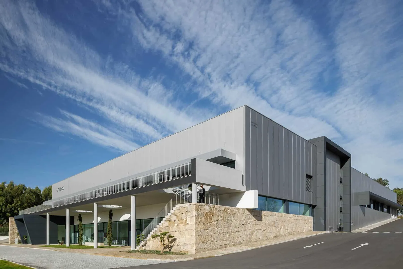 Bradco, Industrial Unit. The factory that produces luxury in Portugal by Em Paralelo