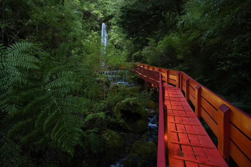 Termas Geométricas by Germán del Sol, Architects