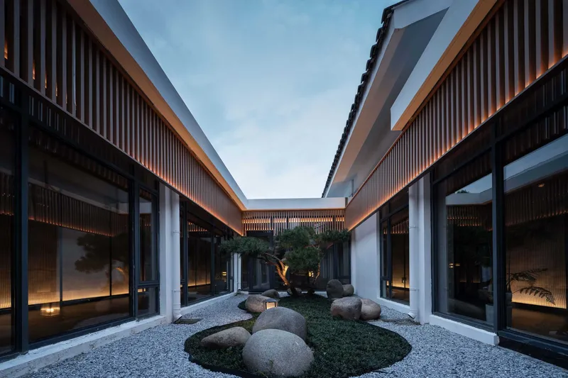 Hezi Spa Club by S5 design