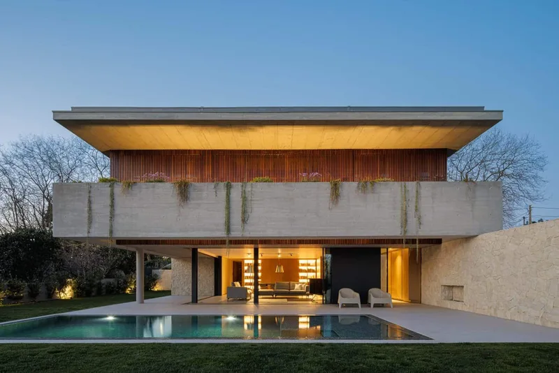 Casa M by Silverline
