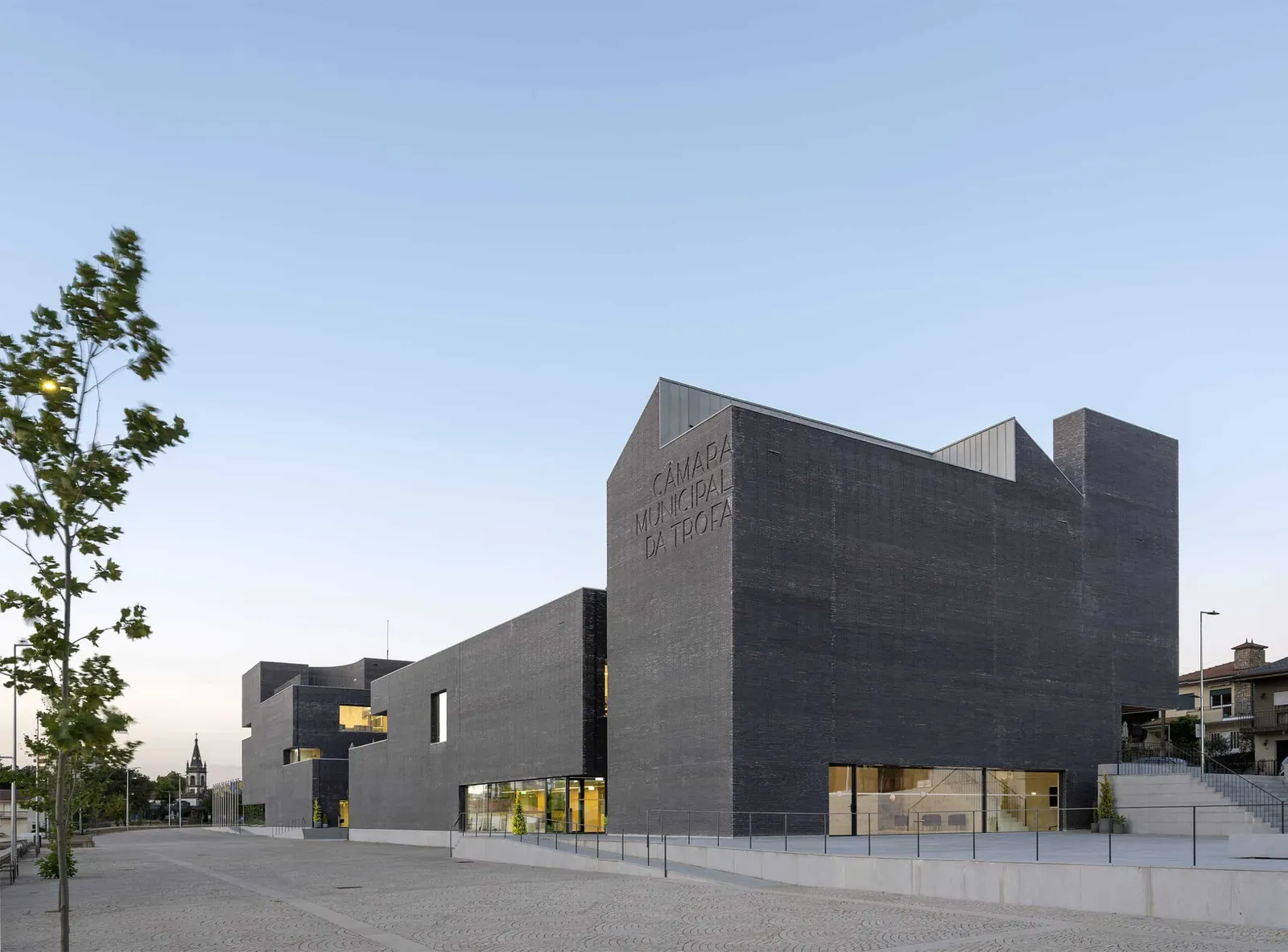 TROFA TOWN HALL by NO ARQUITECTOS, LDA. - NOARQ