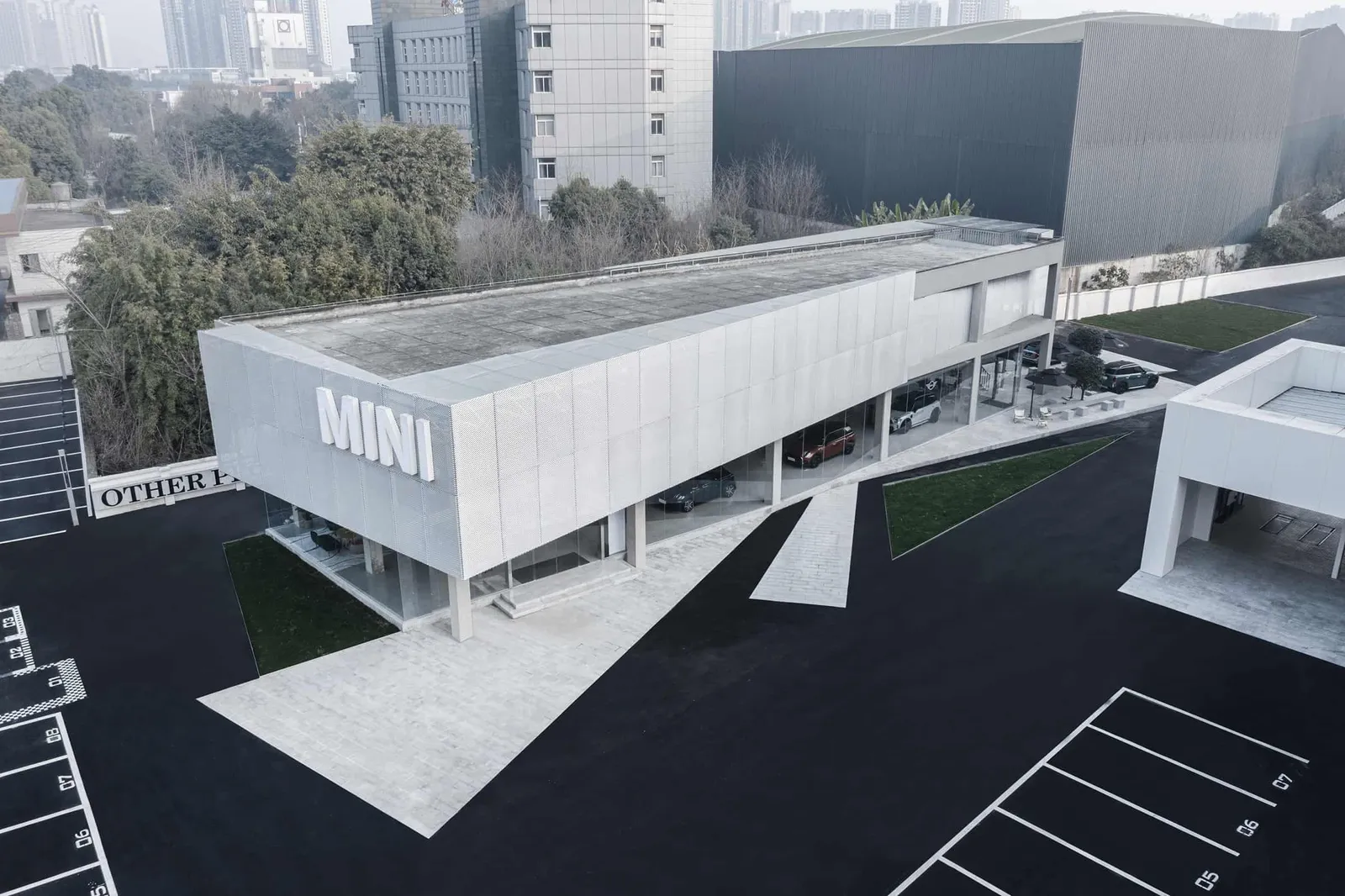 Chengdu MINI Showroom Complex by ARCHIHOPE