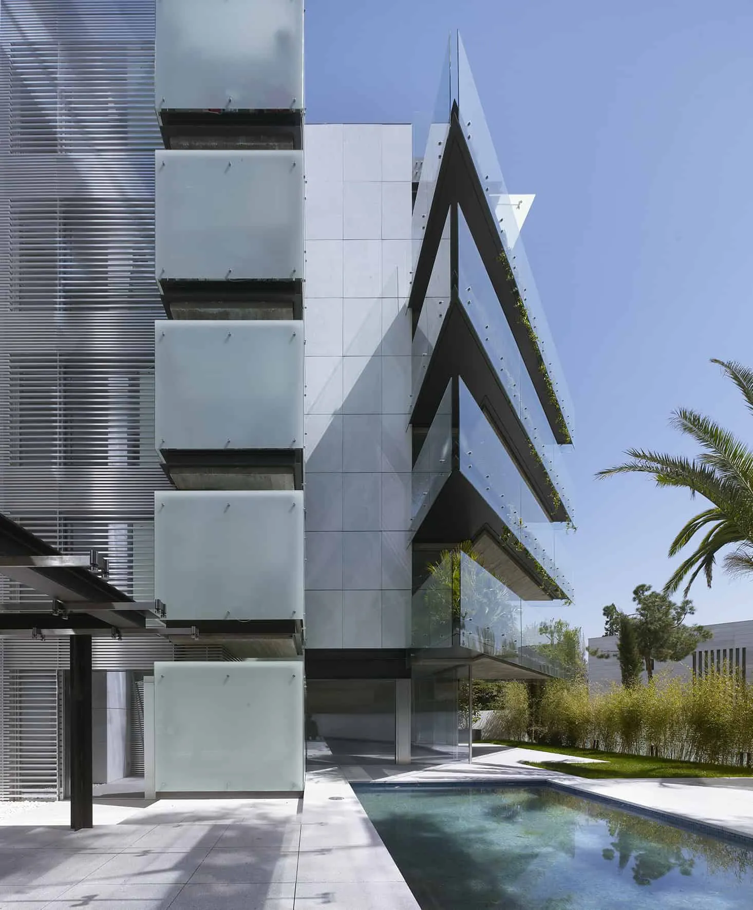 Madroños 27-29 Residence by Bueso-Inchausti & Rein Arquitectos