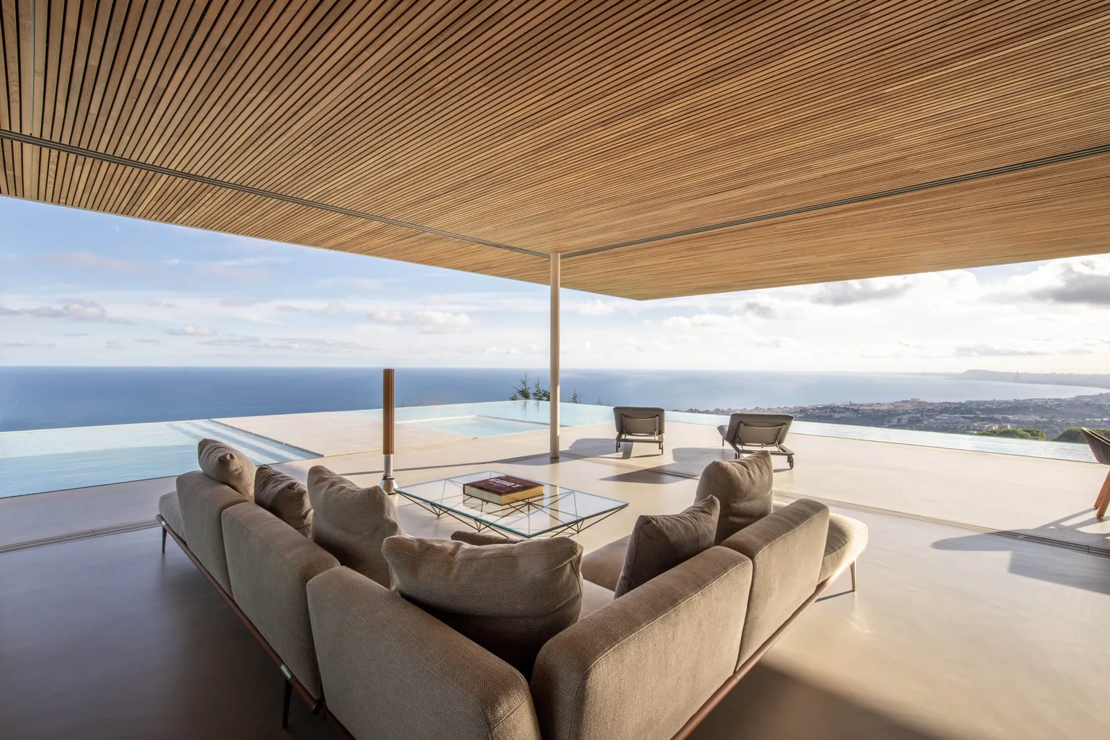 Barcelona House by Ström Architects Ltd