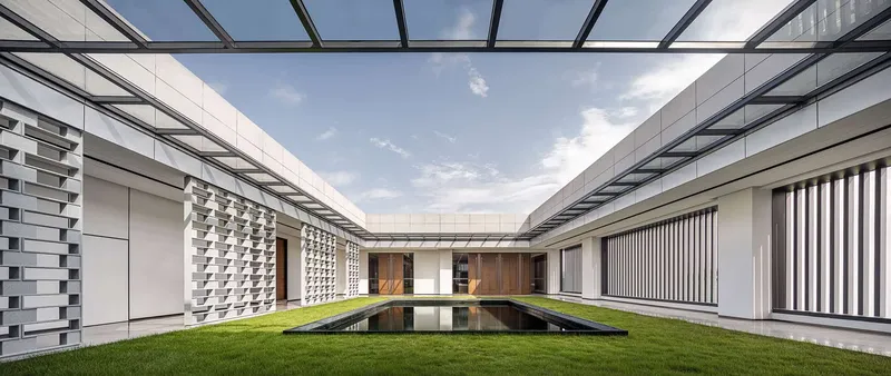 Dongdao Group Corporate Office Center by Shenzhen Hetian Design Engineering Co. LTD