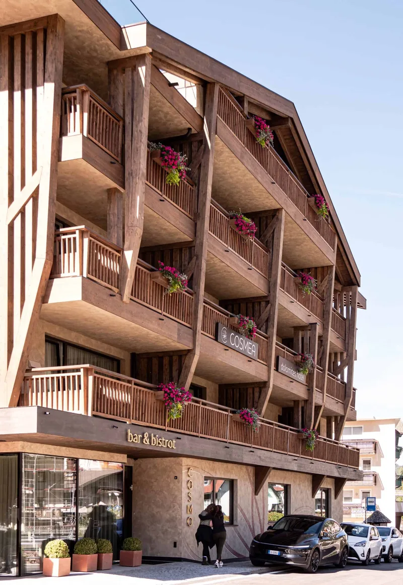 Hotel Cosmea by UPC Architects