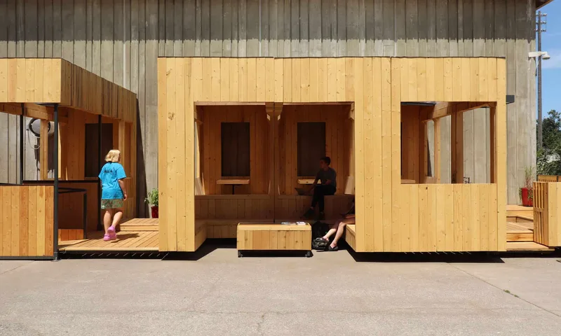 Moscow Middle School Outdoor Lunch Space by Idaho Design Build - University of Idaho