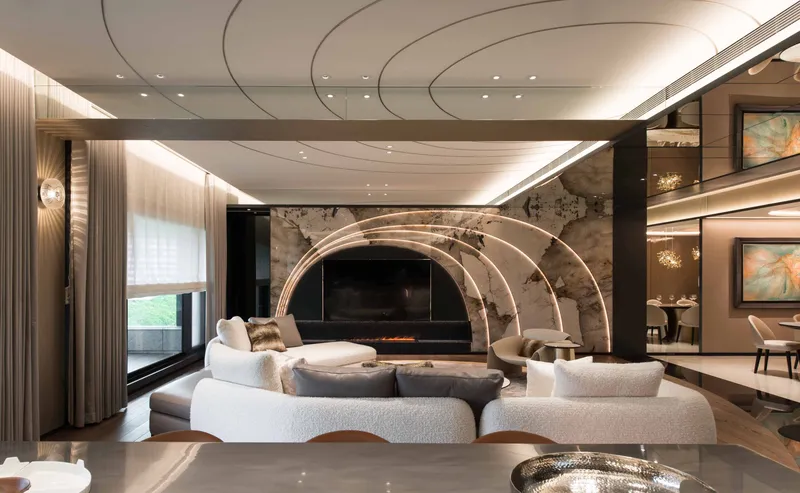 Keep face to the sun by Chains Interior