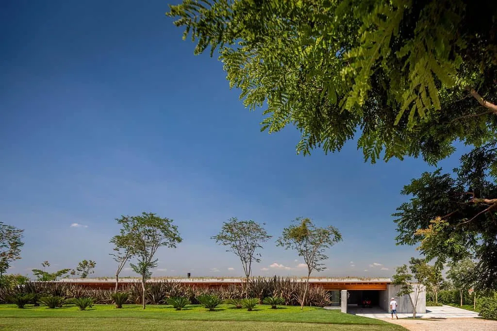 CLL House by Bernardes Arquitetura