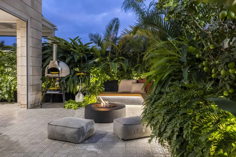 Tropical atmosphere by GreenTouch