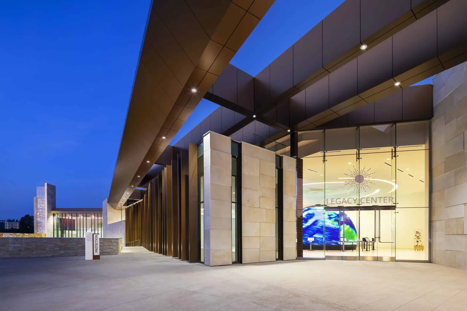 Legacy International Center by Carrier Johnson + CULTURE